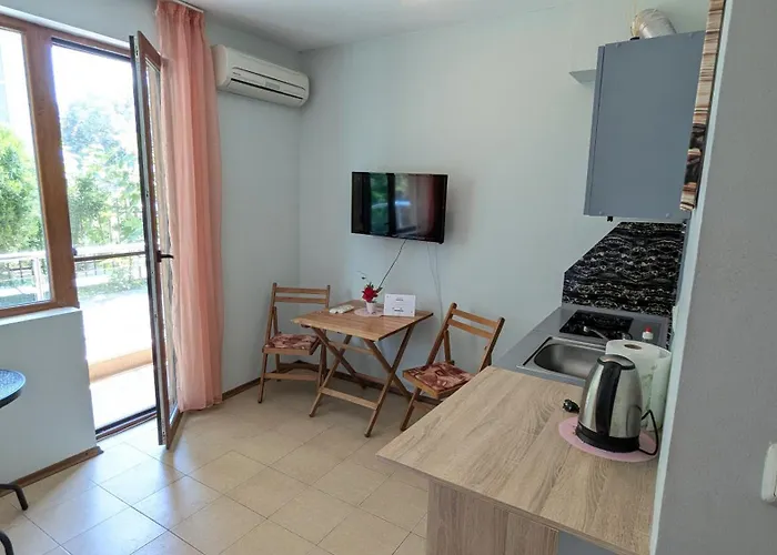 In The Center Of Sunny By Flat Mаnаger Apartmán