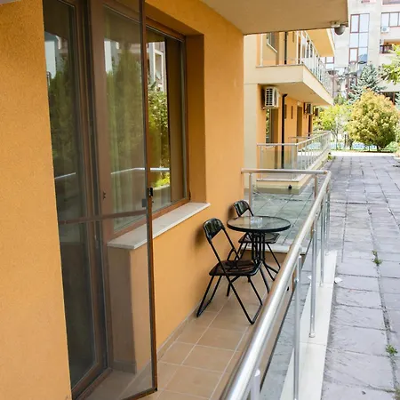 In The Center Of Sunny By Flat Mаnаger דירה