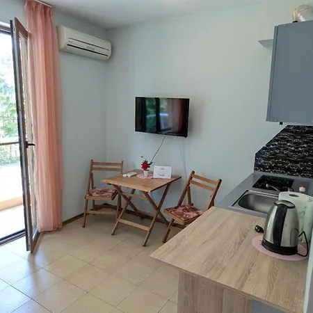 In The Center Of Sunny By Flat Mаnаger דירה