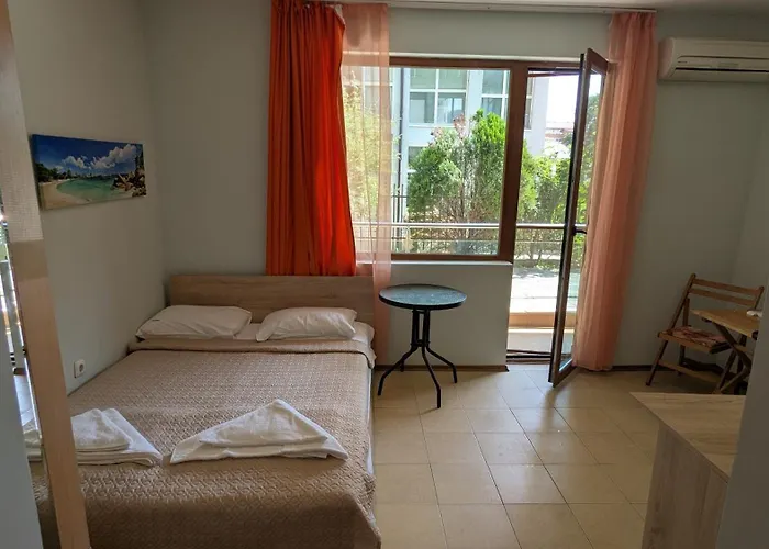 아파트 In The Center Of Sunny By Flat Mаnаger