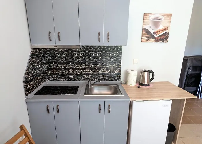 In The Center Of Sunny By Flat Mаnаger