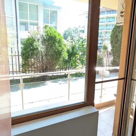 In The Center Of Sunny By Flat Mаnаger Apartament *